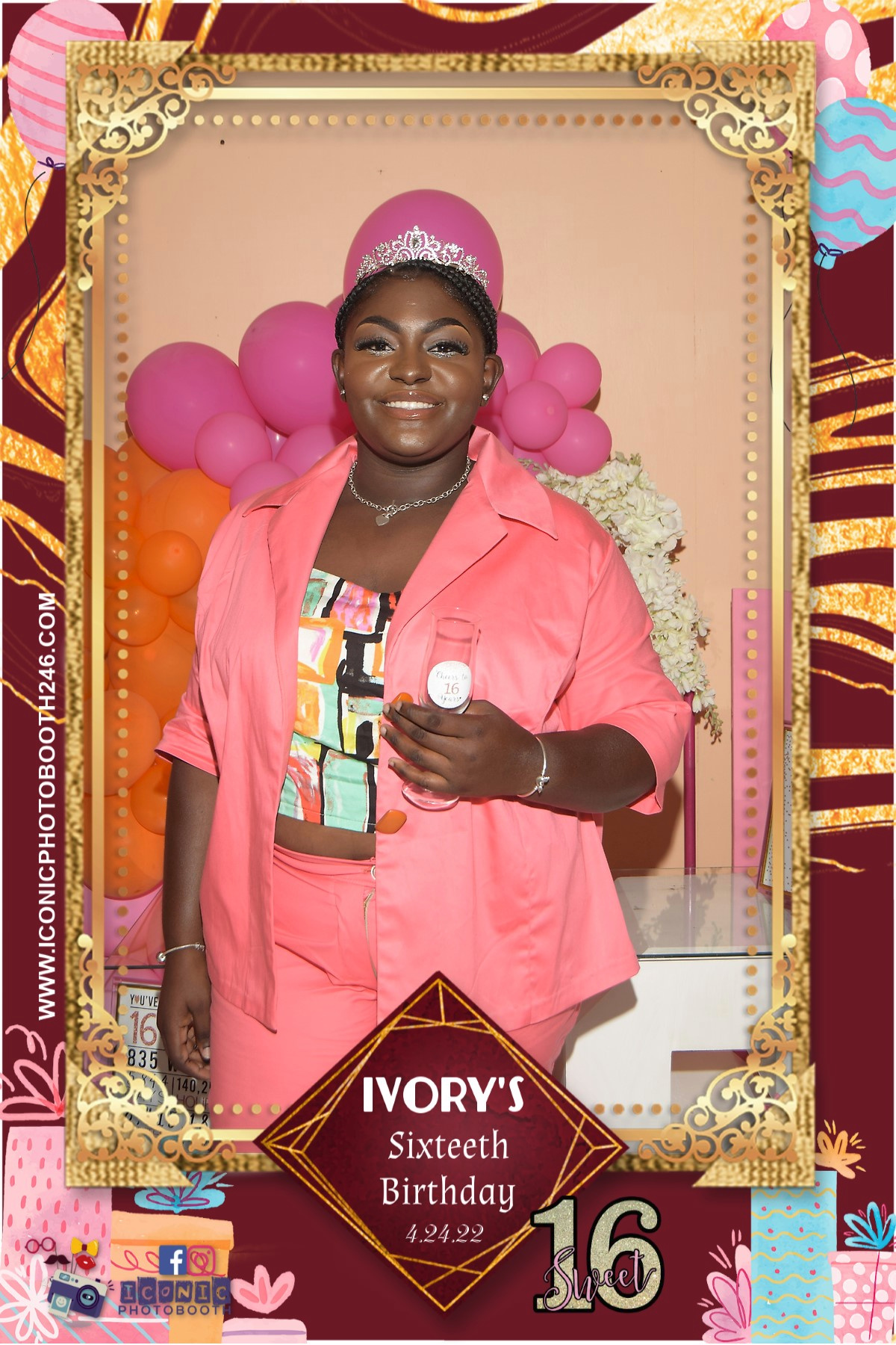 Home | PhotoBooth | Portable Booth | Iconic Photo Booth
